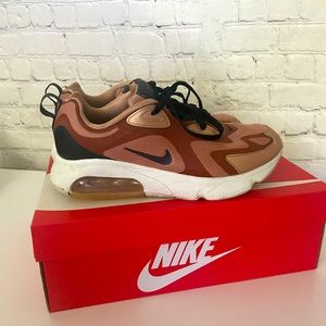 NIKE Air Max 200 Womens sneakers size 10